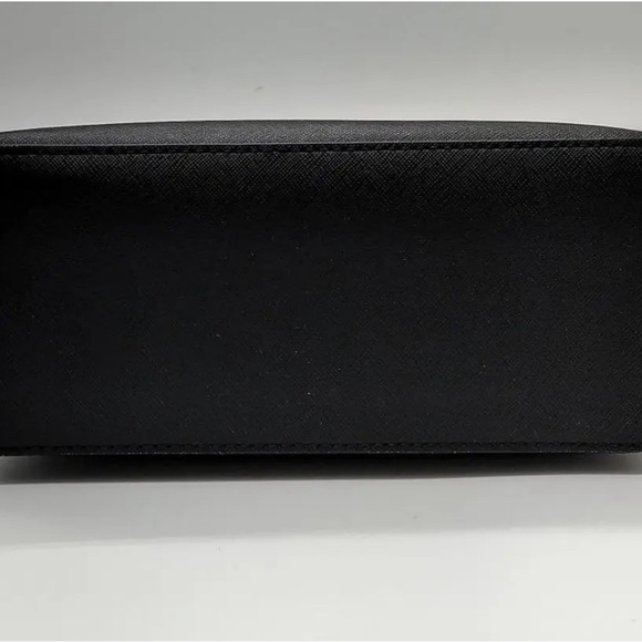 Michael Kors Jet Set Travel Black Medium Dome Crossbody Bag New (Original) - Picture 4 of 9